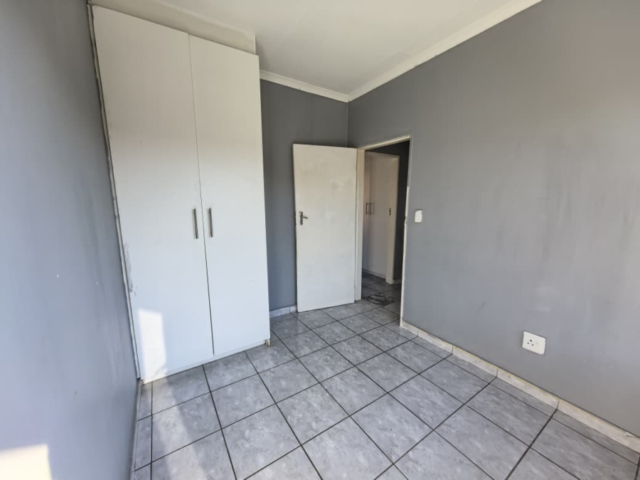 To Let 2 Bedroom Property for Rent in Meredale Gauteng