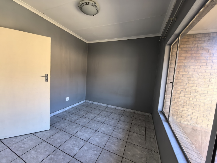 To Let 2 Bedroom Property for Rent in Meredale Gauteng