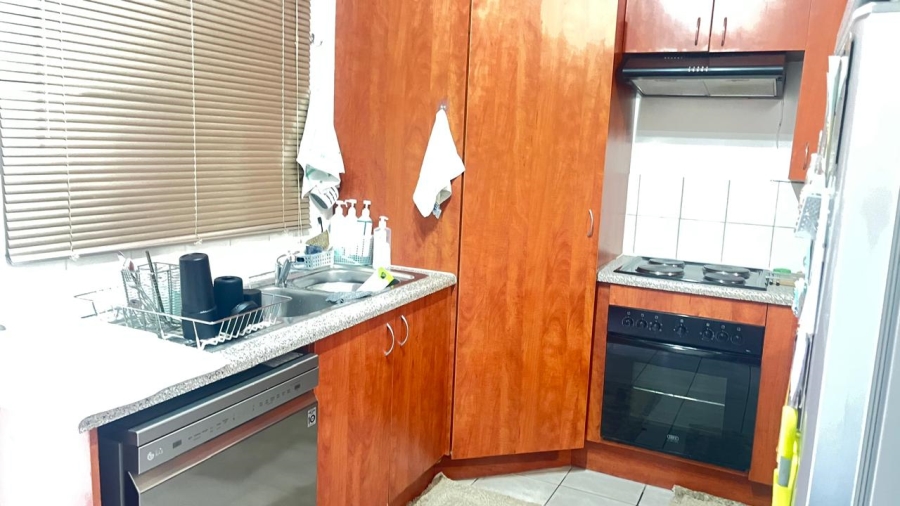 2 Bedroom Property for Sale in Buccleuch Gauteng