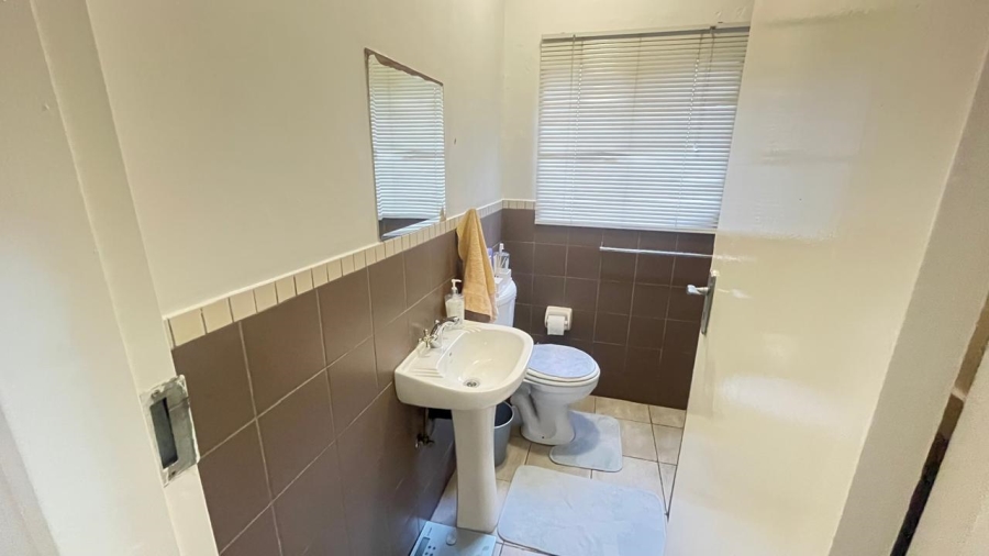 2 Bedroom Property for Sale in Buccleuch Gauteng