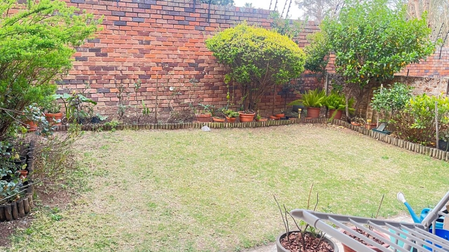2 Bedroom Property for Sale in Buccleuch Gauteng