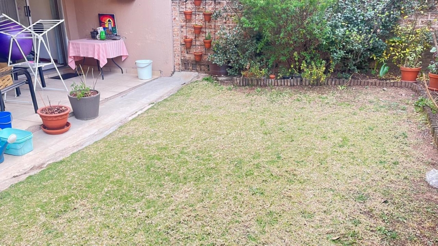 2 Bedroom Property for Sale in Buccleuch Gauteng