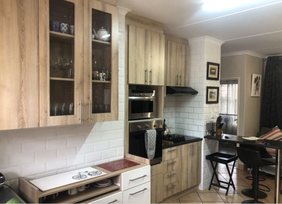 2 Bedroom Property for Sale in Bryanston Gauteng