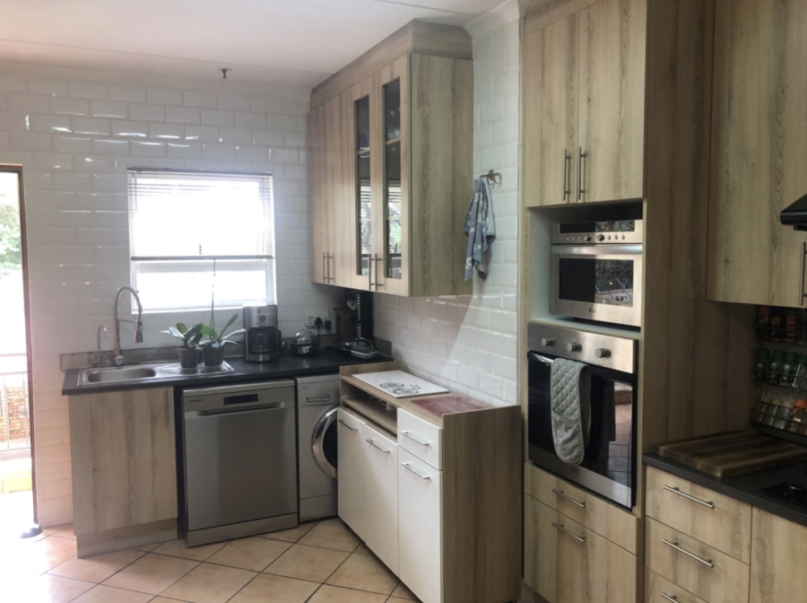 2 Bedroom Property for Sale in Bryanston Gauteng