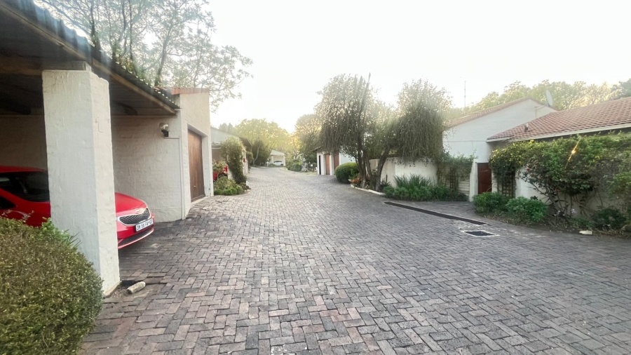 To Let 3 Bedroom Property for Rent in Buccleuch Gauteng