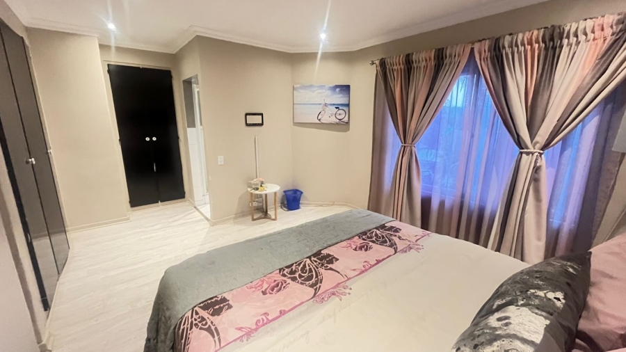 To Let 3 Bedroom Property for Rent in Buccleuch Gauteng