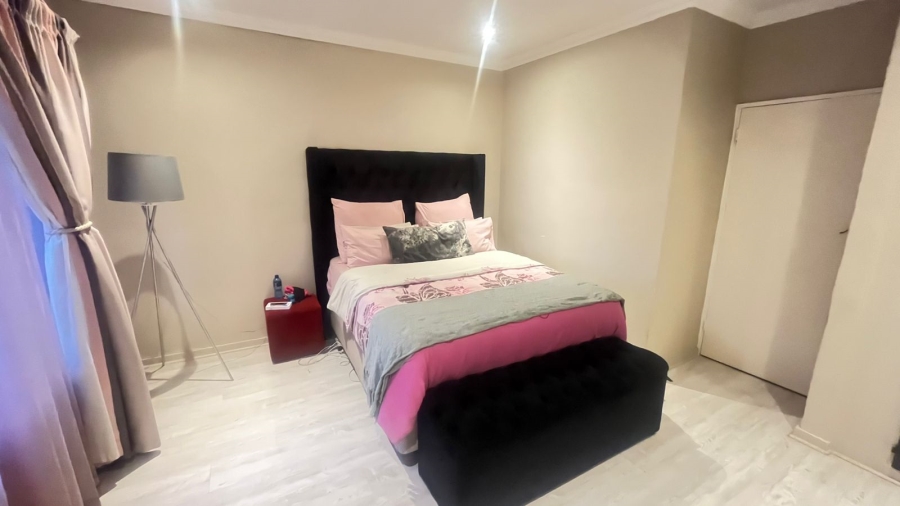 To Let 3 Bedroom Property for Rent in Buccleuch Gauteng