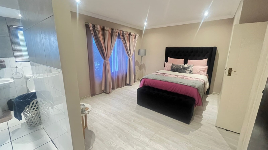 To Let 3 Bedroom Property for Rent in Buccleuch Gauteng