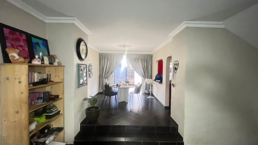 To Let 3 Bedroom Property for Rent in Buccleuch Gauteng