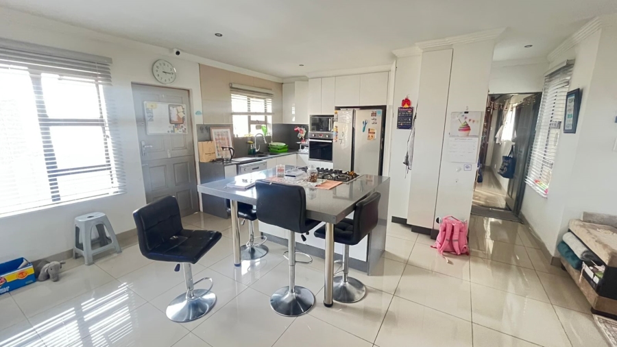 3 Bedroom Property for Sale in Buccleuch Gauteng