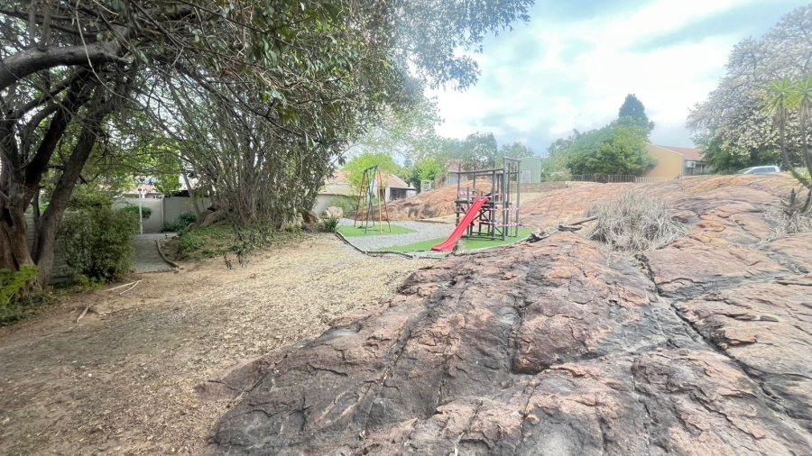 3 Bedroom Property for Sale in Buccleuch Gauteng