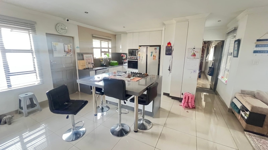 3 Bedroom Property for Sale in Buccleuch Gauteng