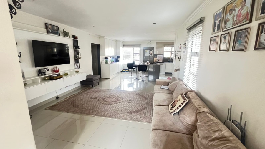 3 Bedroom Property for Sale in Buccleuch Gauteng