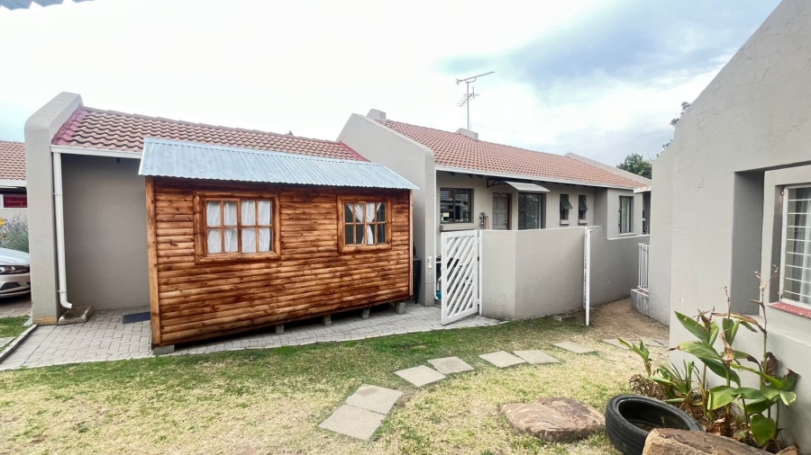 3 Bedroom Property for Sale in Buccleuch Gauteng
