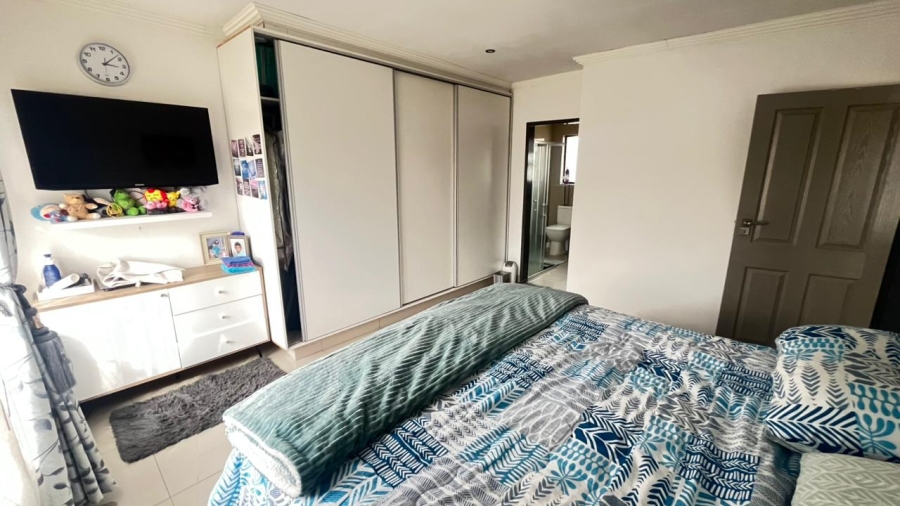 3 Bedroom Property for Sale in Buccleuch Gauteng