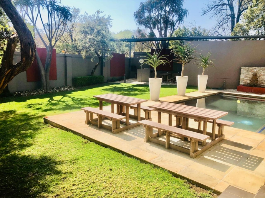 1 Bedroom Property for Sale in Sunninghill Gauteng