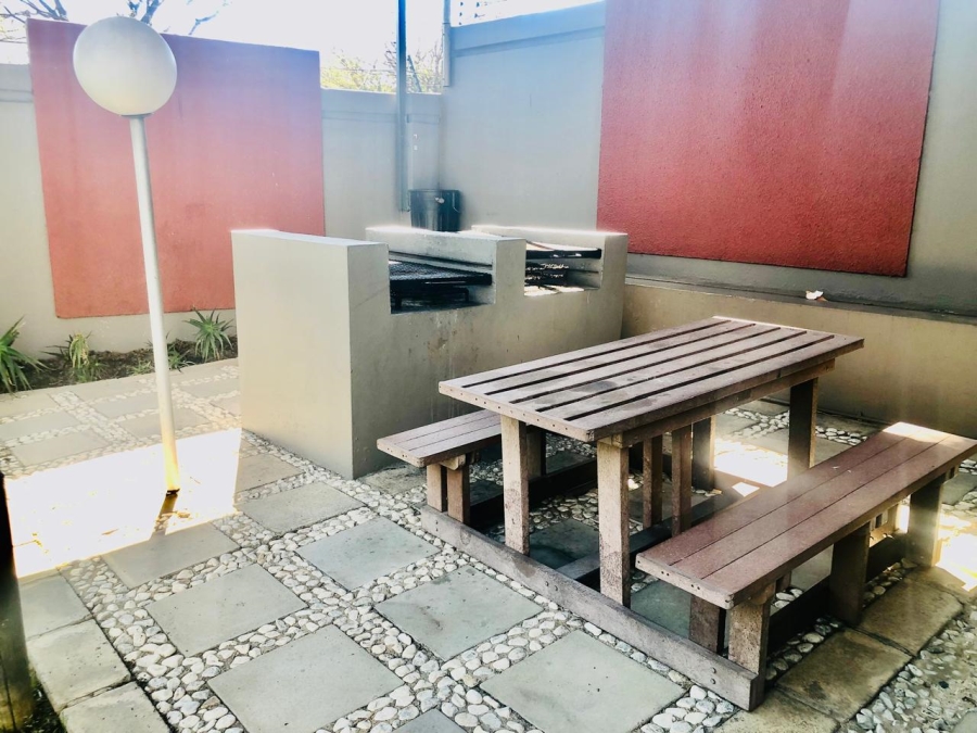 1 Bedroom Property for Sale in Sunninghill Gauteng