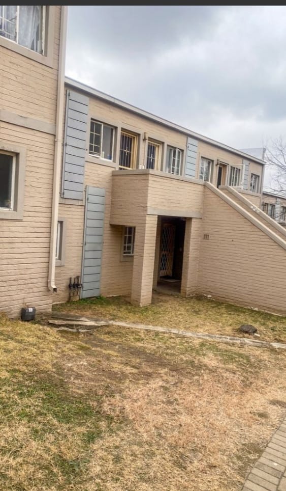 1 Bedroom Property for Sale in Buccleuch Gauteng