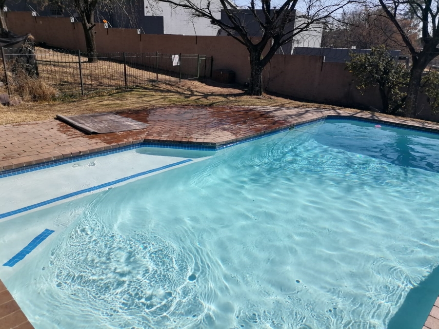 1 Bedroom Property for Sale in Buccleuch Gauteng