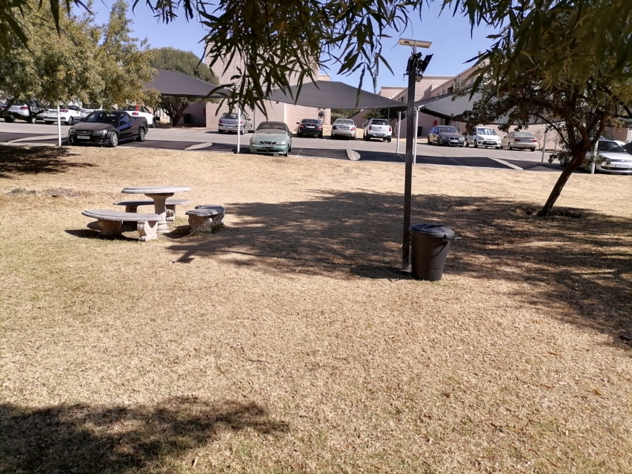 1 Bedroom Property for Sale in Buccleuch Gauteng