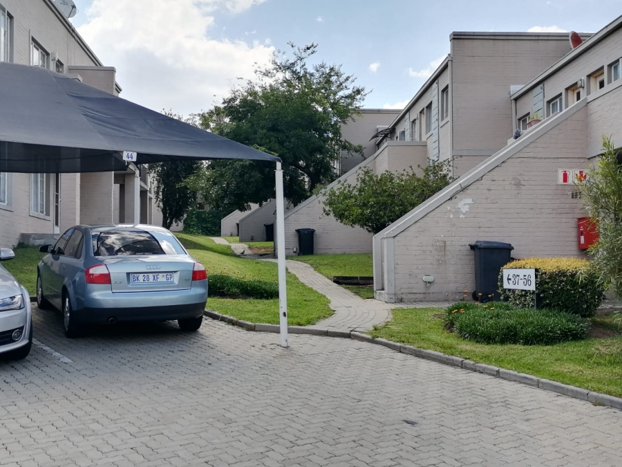 1 Bedroom Property for Sale in Buccleuch Gauteng