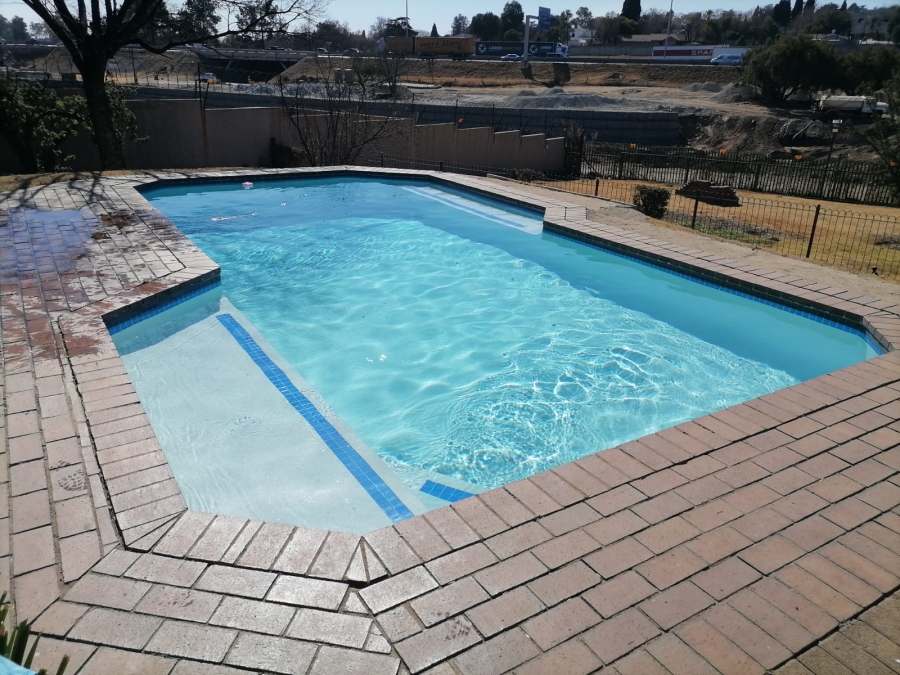 1 Bedroom Property for Sale in Buccleuch Gauteng