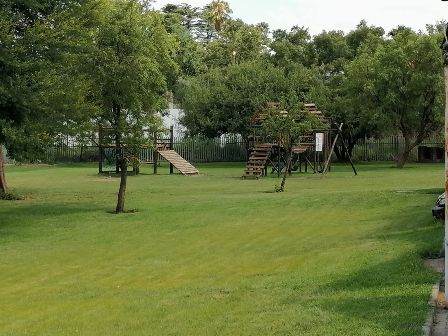 1 Bedroom Property for Sale in Buccleuch Gauteng