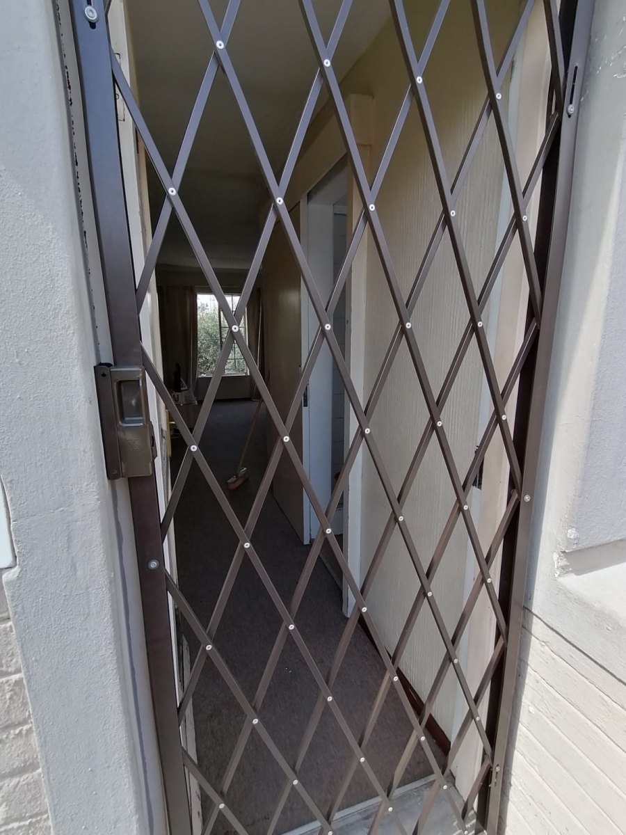 1 Bedroom Property for Sale in Buccleuch Gauteng