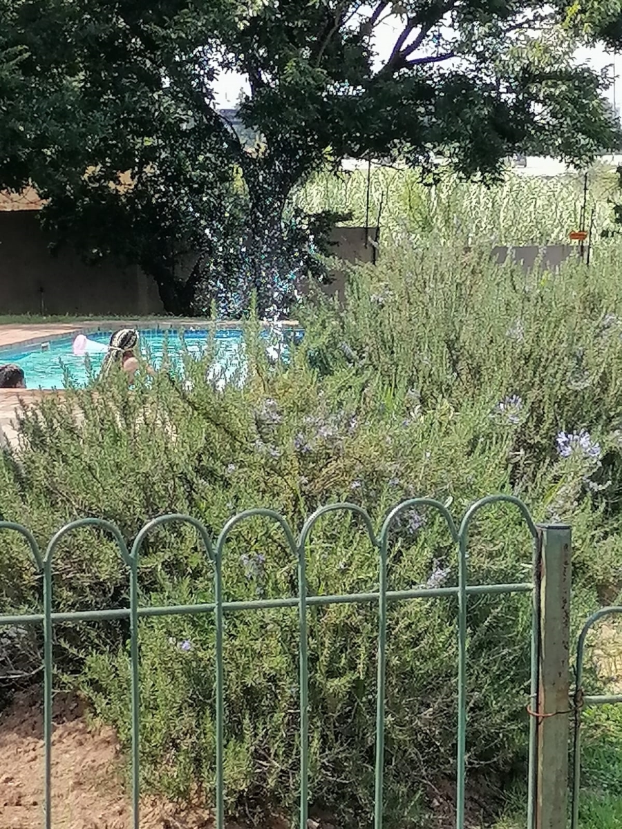 1 Bedroom Property for Sale in Buccleuch Gauteng