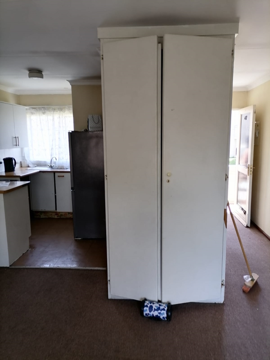1 Bedroom Property for Sale in Buccleuch Gauteng