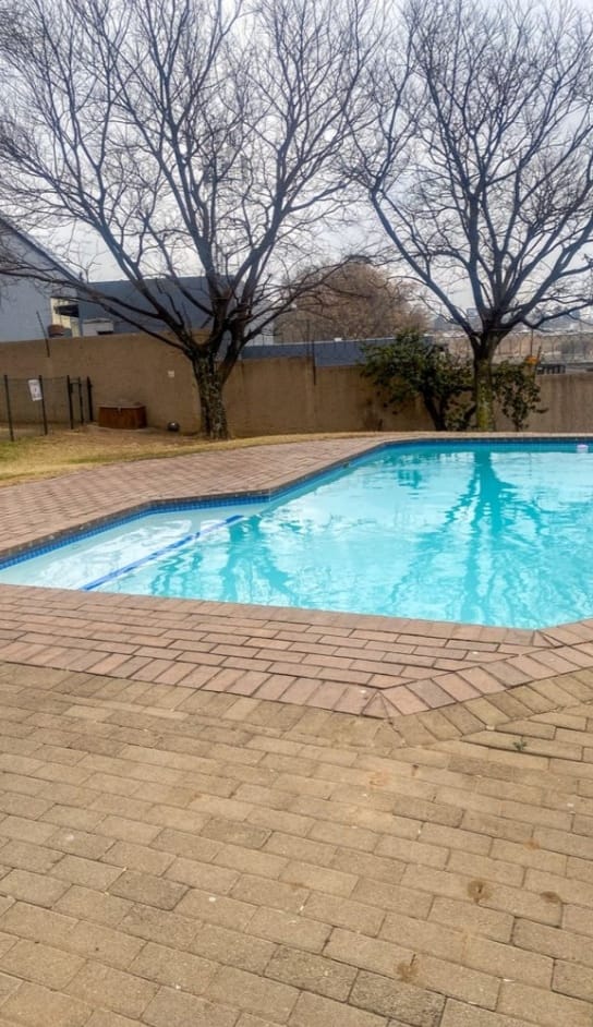 1 Bedroom Property for Sale in Buccleuch Gauteng