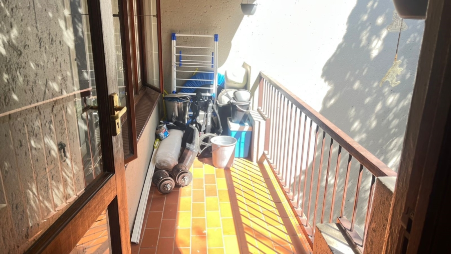 2 Bedroom Property for Sale in Sunninghill Gauteng