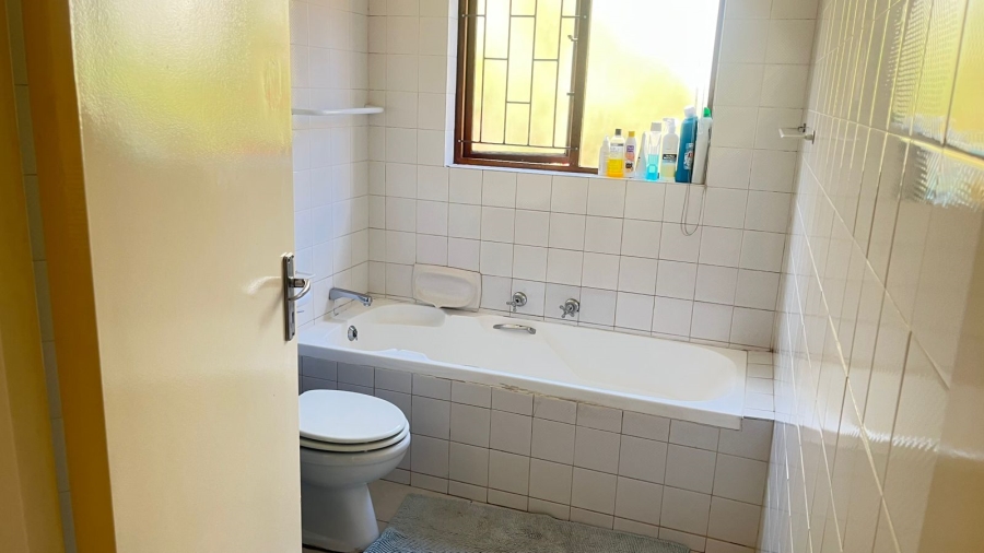 2 Bedroom Property for Sale in Sunninghill Gauteng