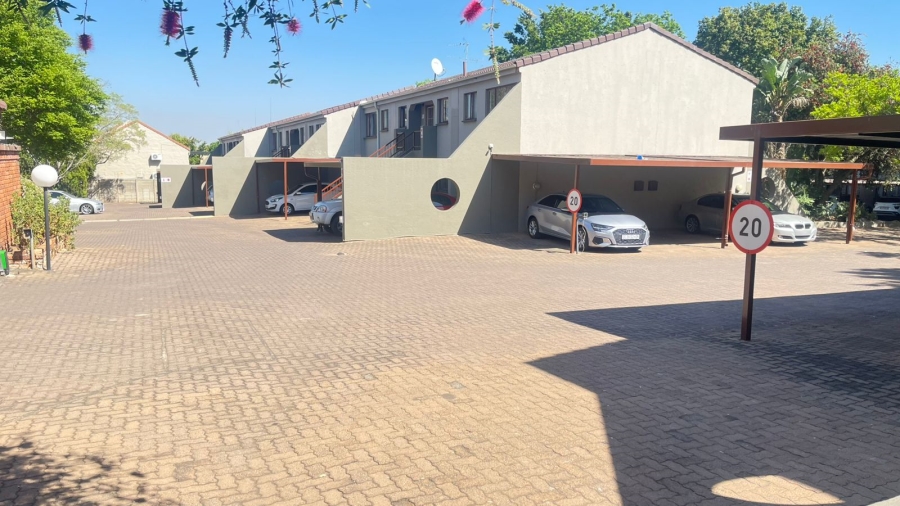 2 Bedroom Property for Sale in Sunninghill Gauteng