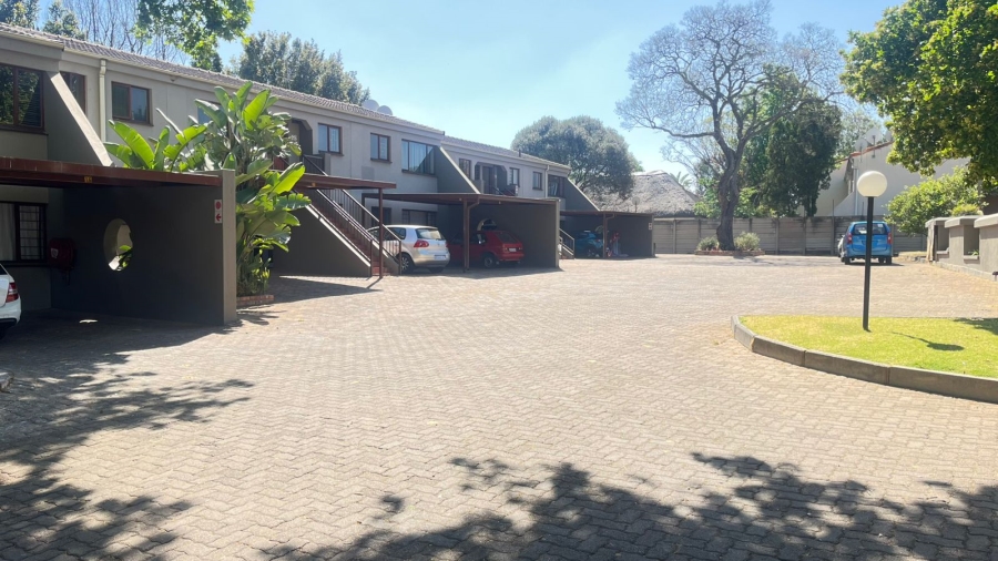 2 Bedroom Property for Sale in Sunninghill Gauteng