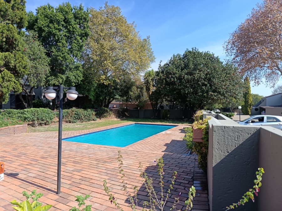 2 Bedroom Property for Sale in Sunninghill Gauteng