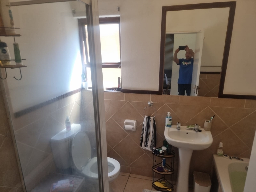 2 Bedroom Property for Sale in Sunninghill Gauteng