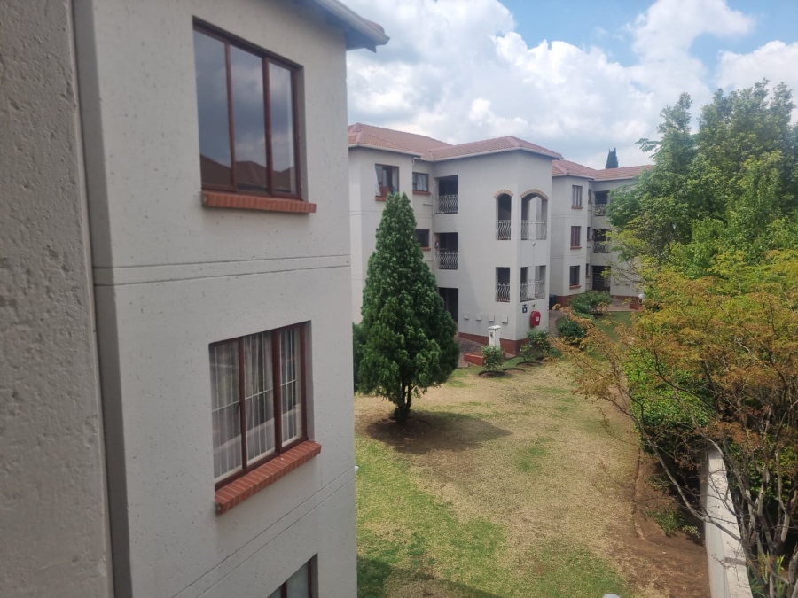 2 Bedroom Property for Sale in Sunninghill Gauteng