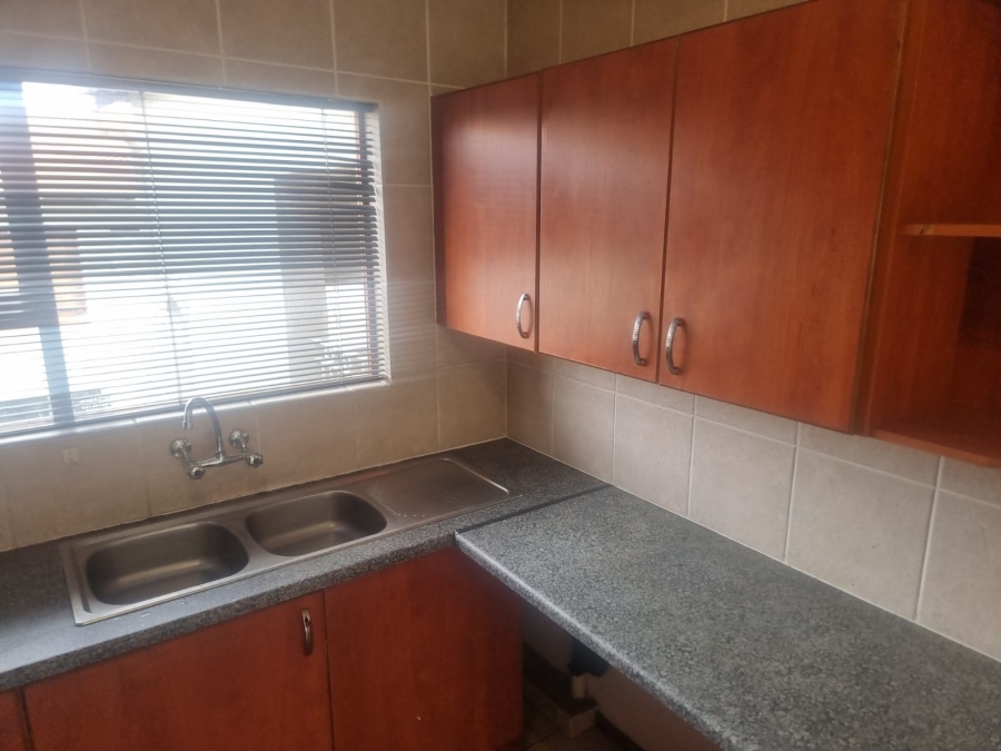 2 Bedroom Property for Sale in Sunninghill Gauteng