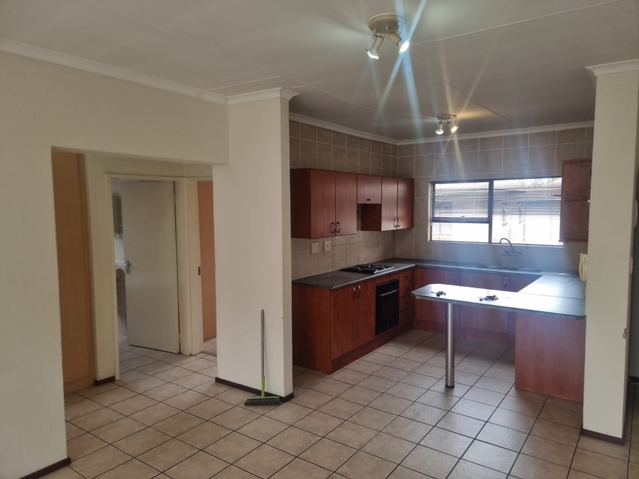 2 Bedroom Property for Sale in Sunninghill Gauteng