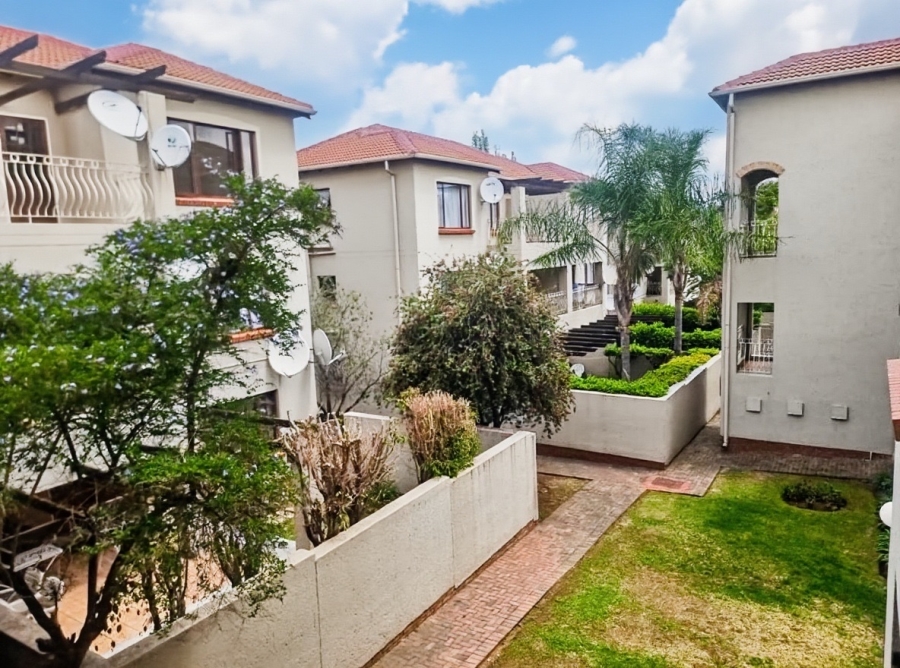 2 Bedroom Property for Sale in Sunninghill Gauteng