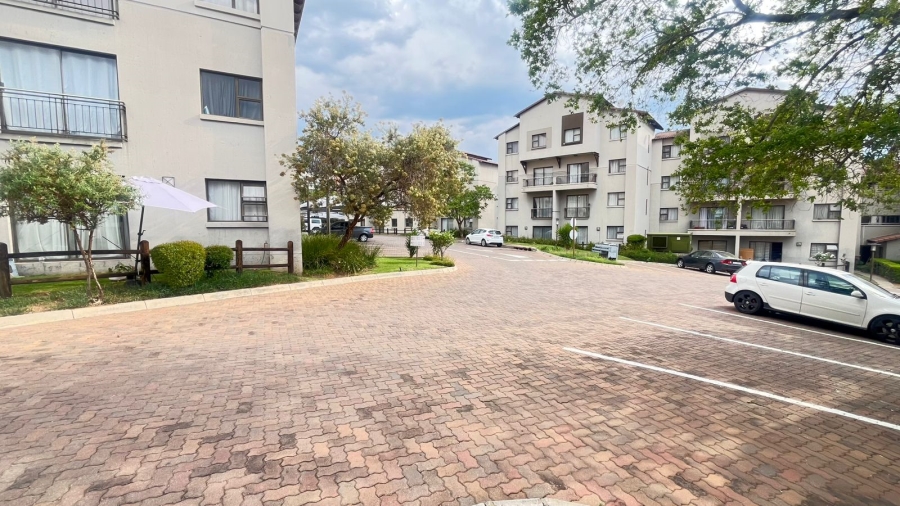 2 Bedroom Property for Sale in Sunninghill Gauteng