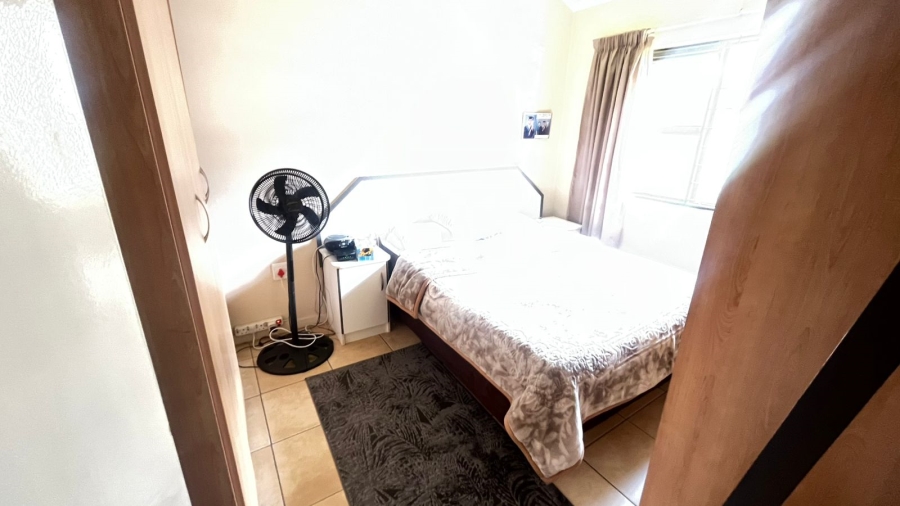 2 Bedroom Property for Sale in Sunninghill Gauteng