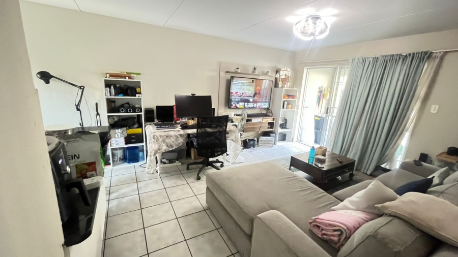 2 Bedroom Property for Sale in Vorna Valley Gauteng