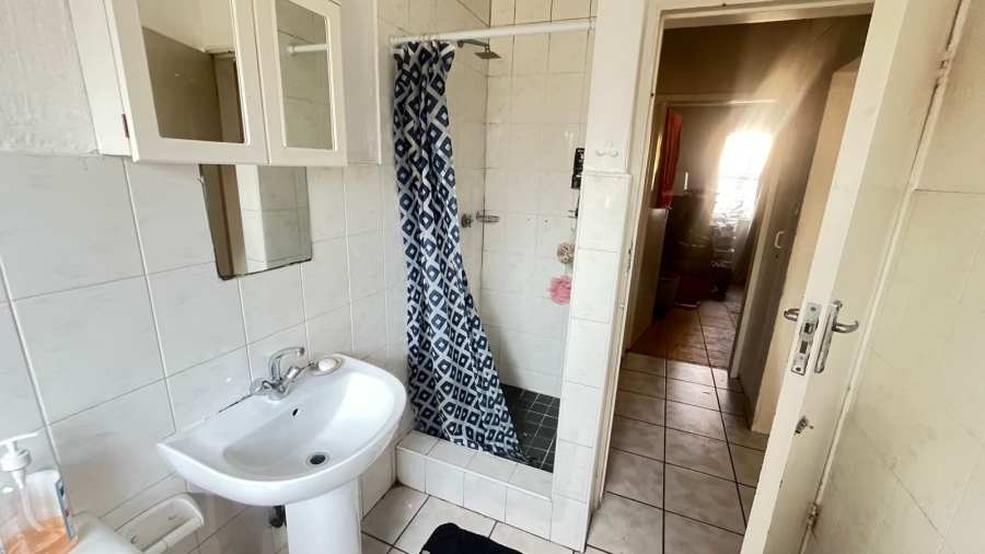2 Bedroom Property for Sale in Vorna Valley Gauteng