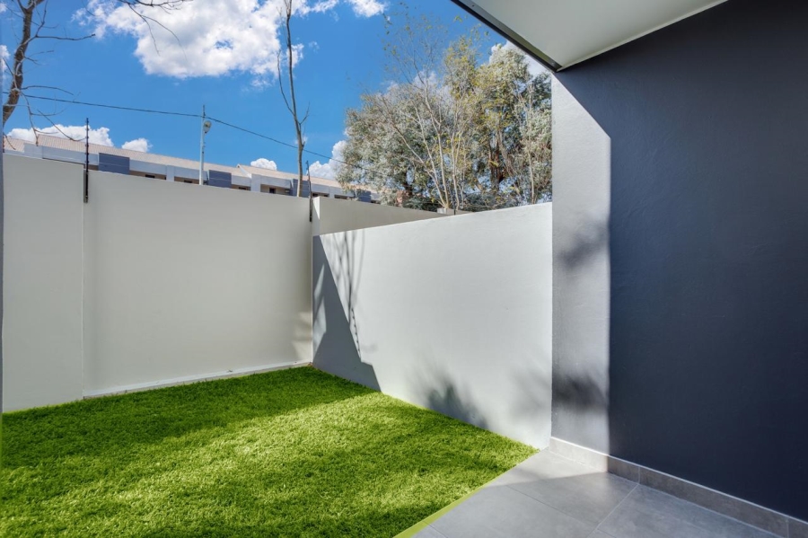 To Let 2 Bedroom Property for Rent in Bryanston Gauteng