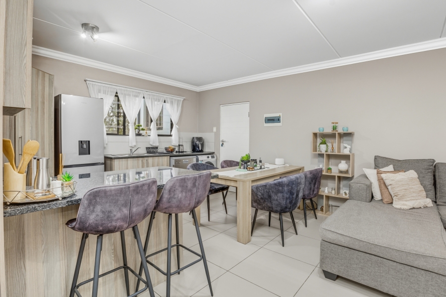 2 Bedroom Property for Sale in Broadacres Gauteng