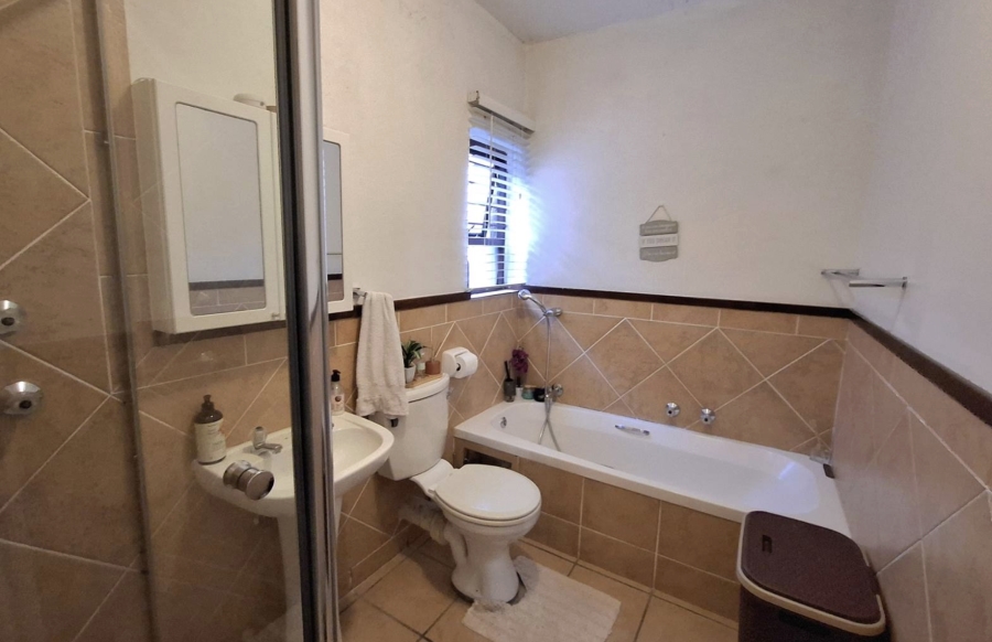 1 Bedroom Property for Sale in Sunninghill Gauteng