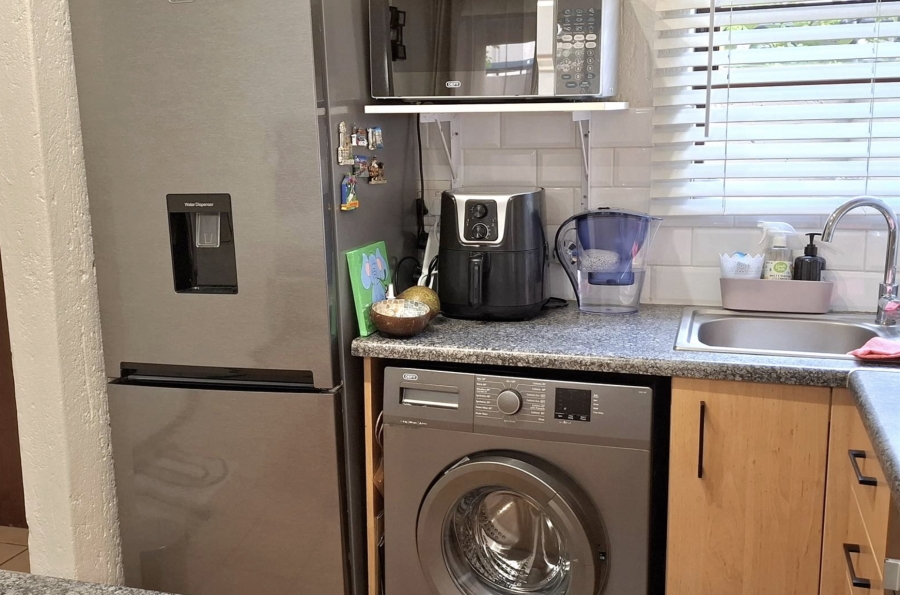 1 Bedroom Property for Sale in Sunninghill Gauteng