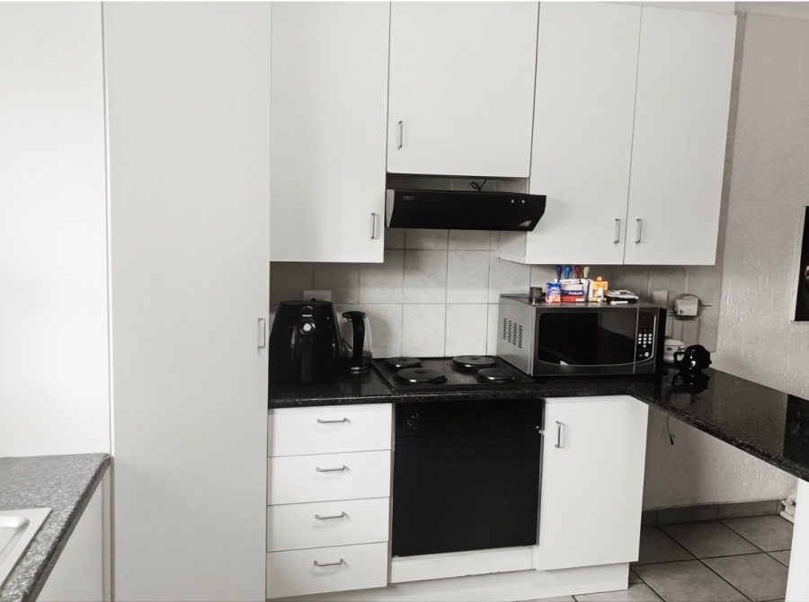 2 Bedroom Property for Sale in Sunninghill Gauteng